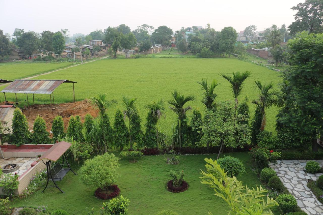Chitwan Village Resort Sauraha Kültér fotó
